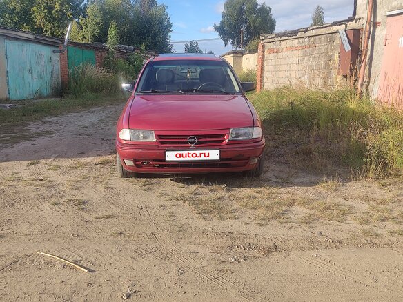 1992 Opel Astra F, красный