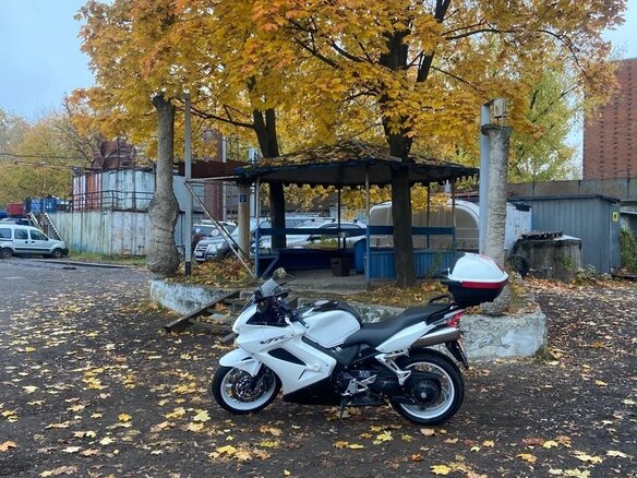 2010 Honda VFR 800, белый, 570000 рублей
