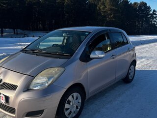 2010 Toyota Vitz II (XP90), серый, 540000 рублей, вид 3