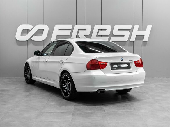 2011 BMW 3 серии 318i V (E90/E91/E92/E93) Рестайлинг, белый - вид 1