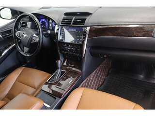 2017 Toyota Camry VII (XV50) Рестайлинг 2, белый, 2080000 рублей, вид 5