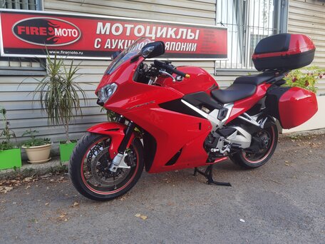 2015 Honda VFR 800, красный, 855000 рублей, вид 3
