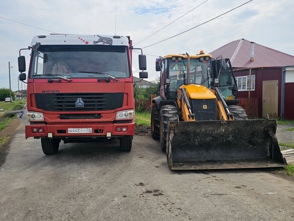 2007 Sinotruk Howo ZZ3327, красный, 1000000 рублей