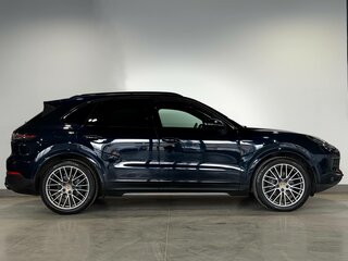 2022 Porsche Cayenne III, синий, 7800000 рублей, вид 5