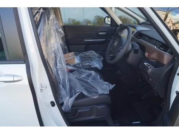2023 Honda Freed II Рестайлинг, белый, 1469700 рублей - вид 10