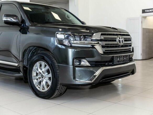 2010 Toyota Land Cruiser 200 Series, серый, 2700000 рублей - вид 8
