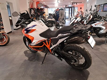 2024 KTM 1290 Super Adventure R, белый, 2250000 рублей, вид 3