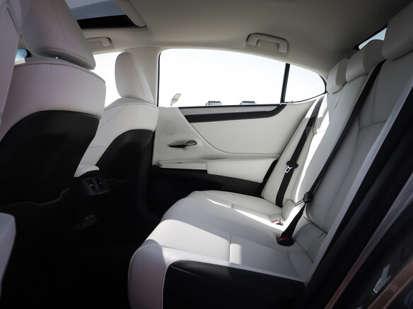 2025 Lexus ES 200 VII Рестайлинг 2, серый - вид 17
