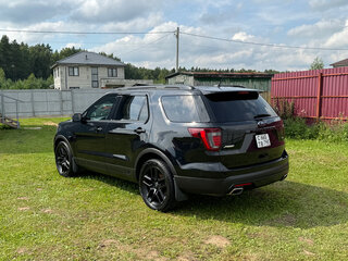 2016 Ford Explorer V Рестайлинг, чёрный, 2500000 рублей, вид 5