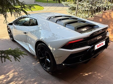 2020 Lamborghini Huracán I Рестайлинг, белый, 19690000 рублей, вид 1