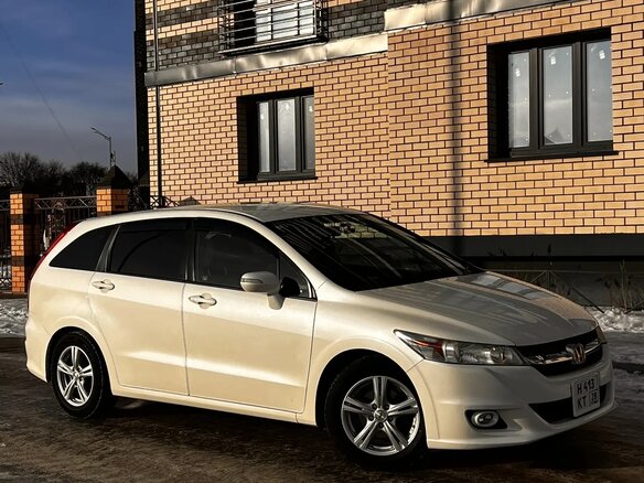 2011 Honda Stream II Рестайлинг, белый, 1250000 рублей - вид 7