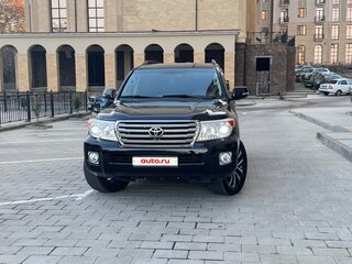 2013 Toyota Land Cruiser 200 Series Рестайлинг 1, чёрный, 4300000 рублей, вид 4