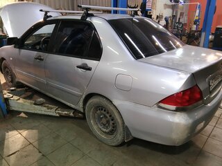 2005 Mitsubishi Lancer IX Рестайлинг, серебристый, 220000 рублей, вид 3