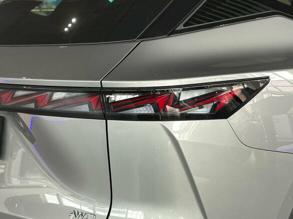 2026 Omoda C7, серебристый, 3499000 рублей - вид 10