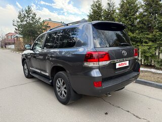 2016 Toyota Land Cruiser 200 Series Рестайлинг 2, серый, 4870000 рублей, вид 4