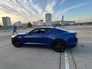 2021 Chevrolet Camaro 10-speed VI Рестайлинг, синий, 3900000 рублей, вид 4