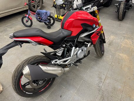 2018 BMW G 310 R, красный, 430000 рублей, вид 4