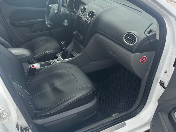 2010 Ford Focus II Рестайлинг, белый, 650000 рублей - вид 6