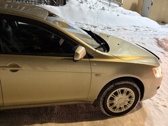 2008 Mitsubishi Lancer X, бежевый, 450000 рублей - вид 3