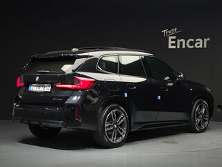 2025 BMW X1 18d sDrive III (U11/U12), чёрный, 5783451 рублей, вид 4