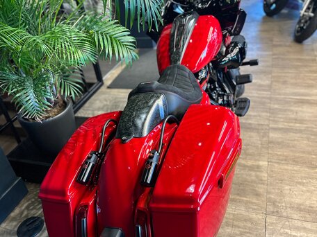 2025 Harley-Davidson CVO Road Glide ST, красный, 6350000 рублей, вид 3