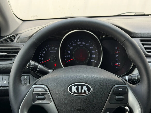 2017 Kia Rio III Рестайлинг, белый, 999000 рублей - вид 9