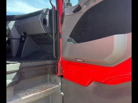 2013 Mercedes-Benz Actros, красный, 5700000 рублей, вид 5