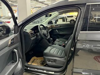 2023 Volkswagen Tharu I, чёрный, 1789000 рублей, вид 5