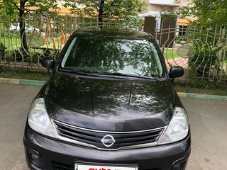 2011 Nissan Tiida I Рестайлинг, коричневый, 660000 рублей, вид 1