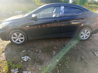 2012 Hyundai Solaris I, чёрный, 380000 рублей, вид 4
