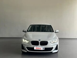 2022 BMW 1 серии 120i III (F52) Рестайлинг, белый, 1610000 рублей, вид 2
