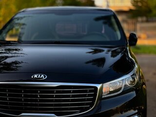 2017 Kia Carnival III, чёрный, 2300000 рублей, вид 2