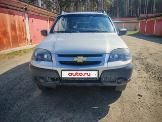 2018 Chevrolet Niva I Рестайлинг, серебристый, 540000 рублей, вид 1