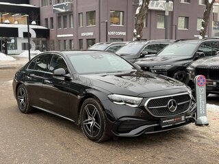 2026 Mercedes-Benz E-Класс 300 VI (W214, S214), чёрный, 7810000 рублей, вид 3