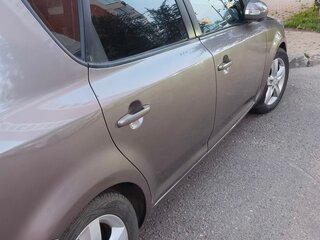 2011 Kia Ceed I Рестайлинг, бежевый, 750000 рублей, вид 4