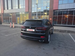 2020 BMW X5 45e IV (G05/G18), чёрный, 6850000 рублей, вид 2