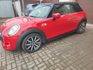 2020 Mini Cabrio Cooper S III Рестайлинг, красный, 2900000 рублей, вид 4