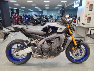 2025 Yamaha MT-09 (FZ-09), чёрный, 1419000 рублей, вид 1