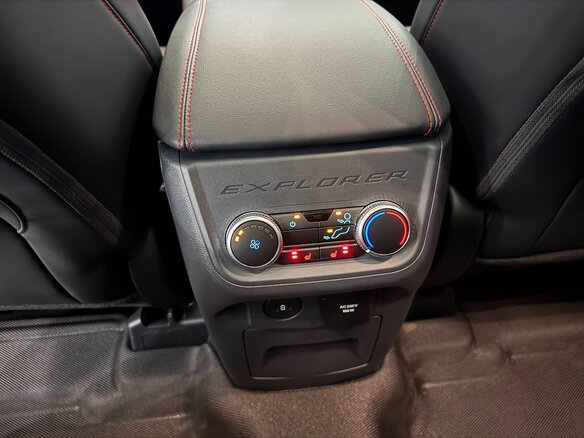 2025 Ford Explorer VI Рестайлинг, белый, 6990000 рублей - вид 16