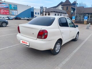 2001 Toyota Platz, белый, 250000 рублей, вид 4