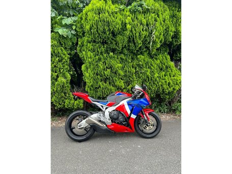 2011 Honda CBR 1000 RR/RA Fireblade, красный, 877000 рублей, вид 2