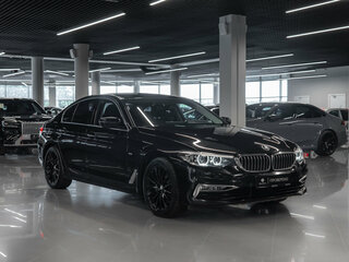 2017 BMW 5 серии 520d xDrive VII (G30/G31/G38), чёрный, 3290000 рублей, вид 2