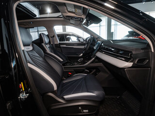 2026 Geely Atlas II, чёрный, 3449990 рублей, вид 3