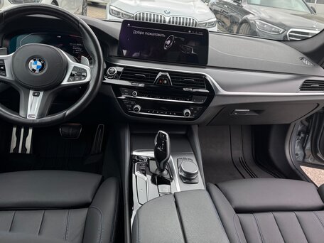 2020 BMW 5 серии 530i xDrive VII (G30/G31/G38) Рестайлинг, серый, 5300000 рублей, вид 5