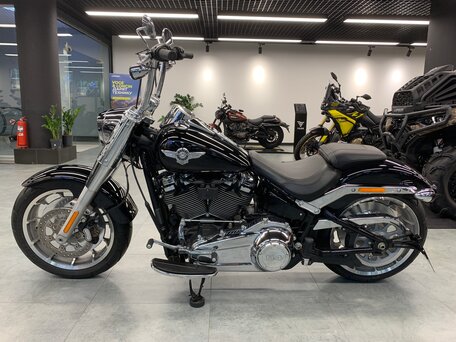 2022 Harley-Davidson Fat Boy, чёрный, 2500000 рублей, вид 2
