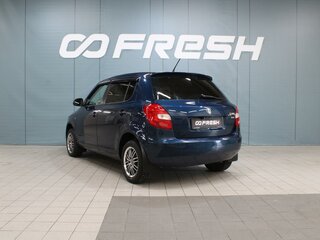 2011 Skoda Fabia II Рестайлинг, синий, 470000 рублей, вид 2