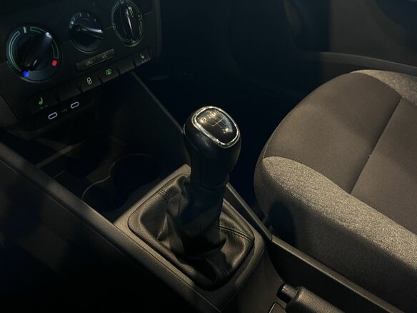 2021 Skoda Rapid II, серый - вид 31