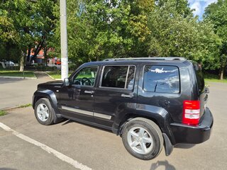 2011 Jeep Cherokee IV (KK), чёрный, 2000000 рублей, вид 3