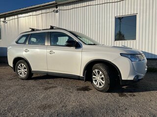 2012 Mitsubishi Outlander III, белый, 995000 рублей, вид 4