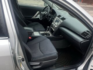 2011 Toyota Camry VI (XV40) Рестайлинг, серебристый, 900000 рублей, вид 5
